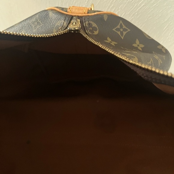 Vintage Monogram LV Keepall 50 Duffle Travel Bag - Picture 5 of 10
